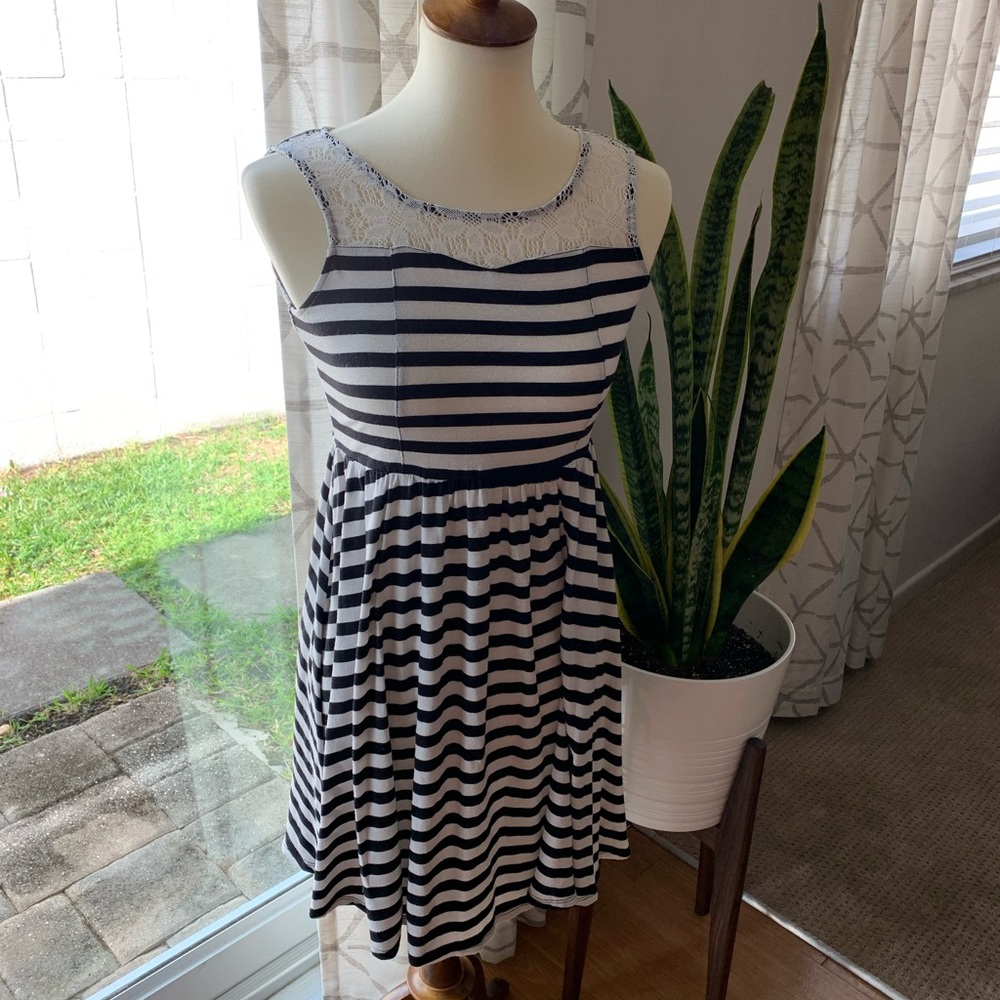 Juniors casual dress